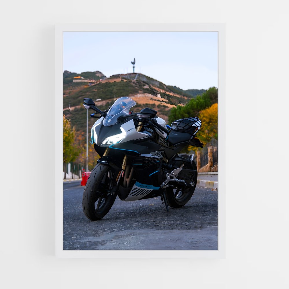 Poster Cfmoto captivant (vue 3)