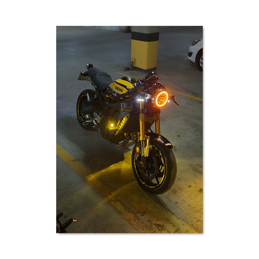 Poster Xsr900 Éclatant