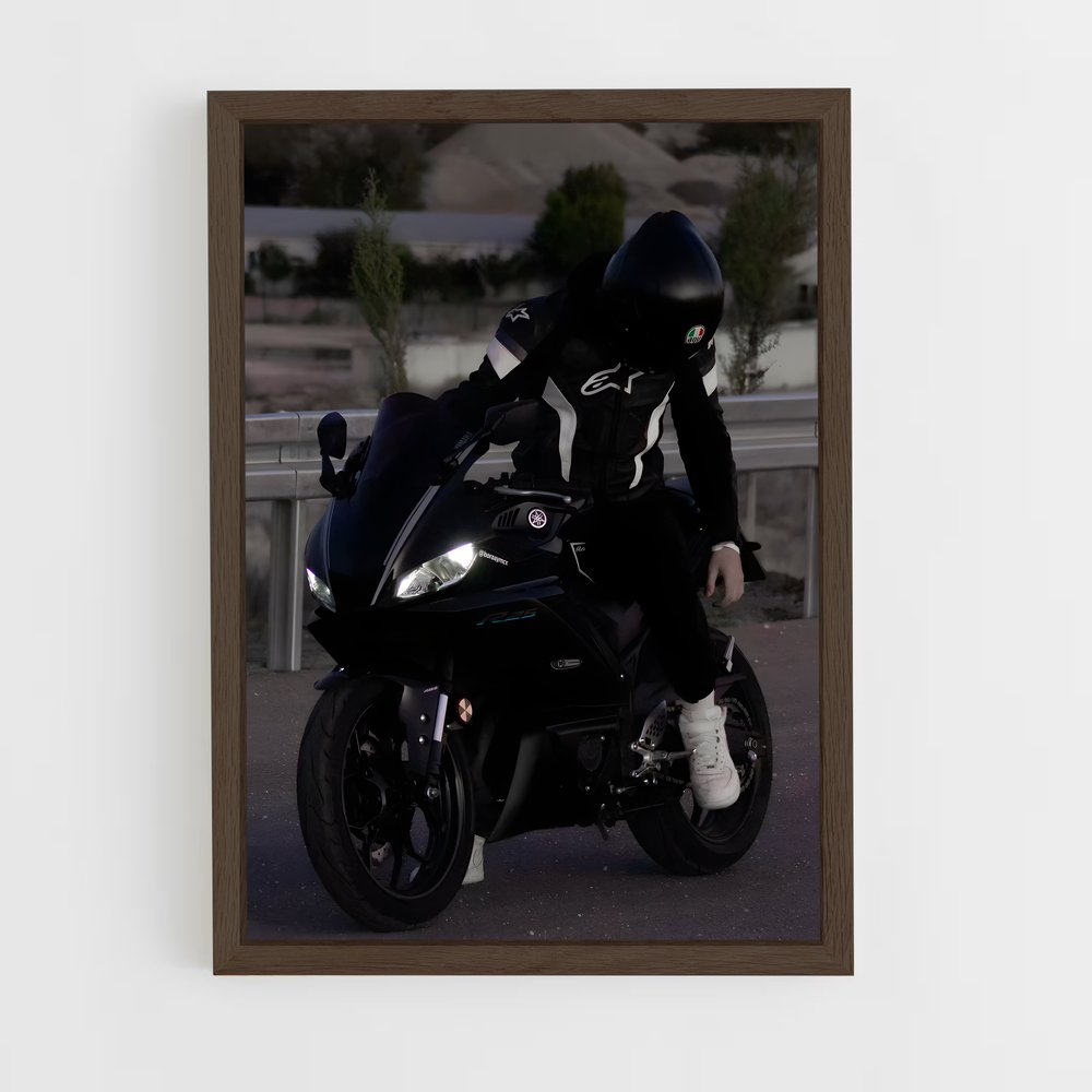 Poster L'Inconnu en Noir – affiche Yamaha (vue 5)